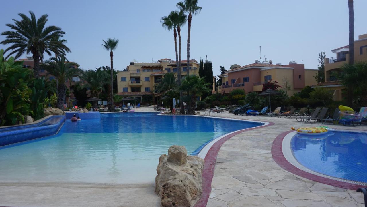 Limnaria Gardens Paphos, Near Beach Екстер'єр фото