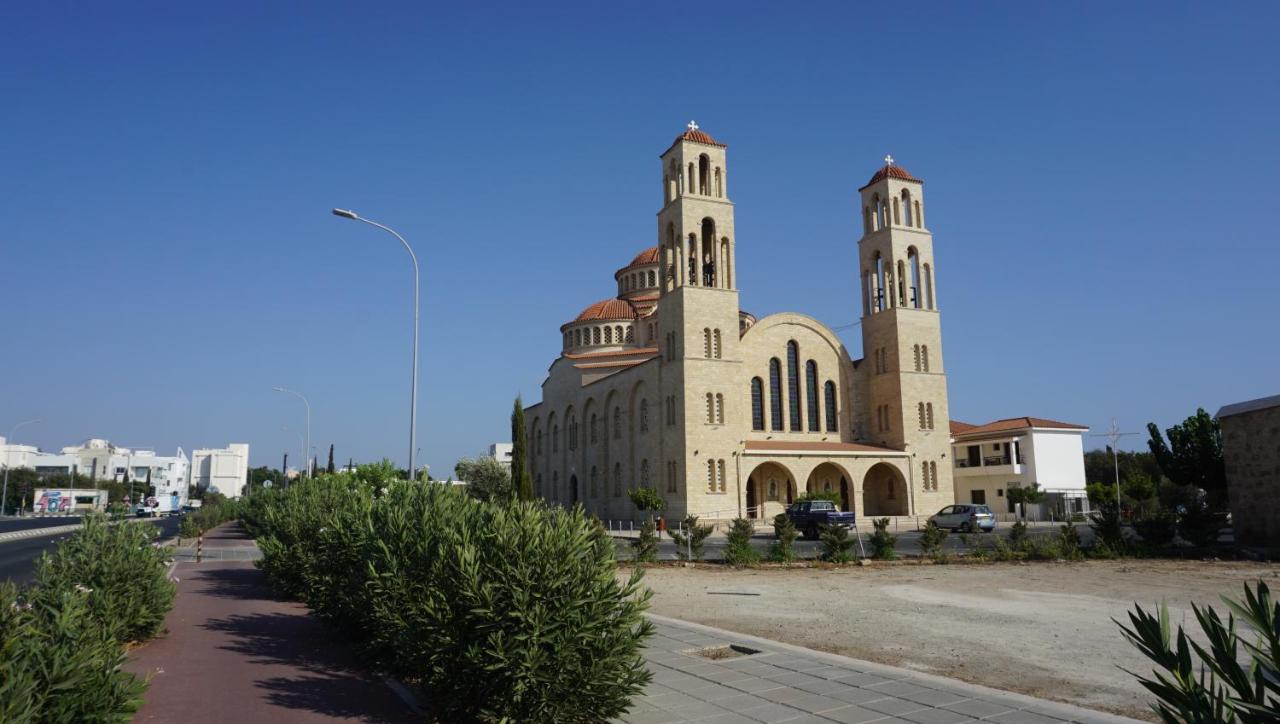 Limnaria Gardens Paphos, Near Beach Екстер'єр фото