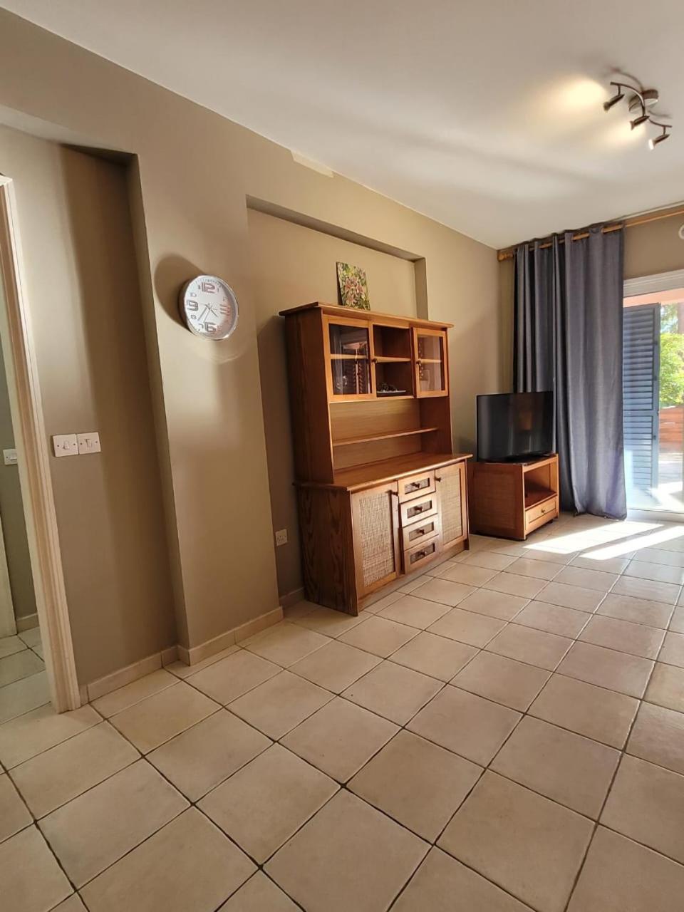 Limnaria Gardens Paphos, Near Beach Екстер'єр фото